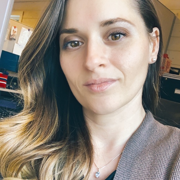 Meet your Posher, Jacqulyn - Picture 2 of 2